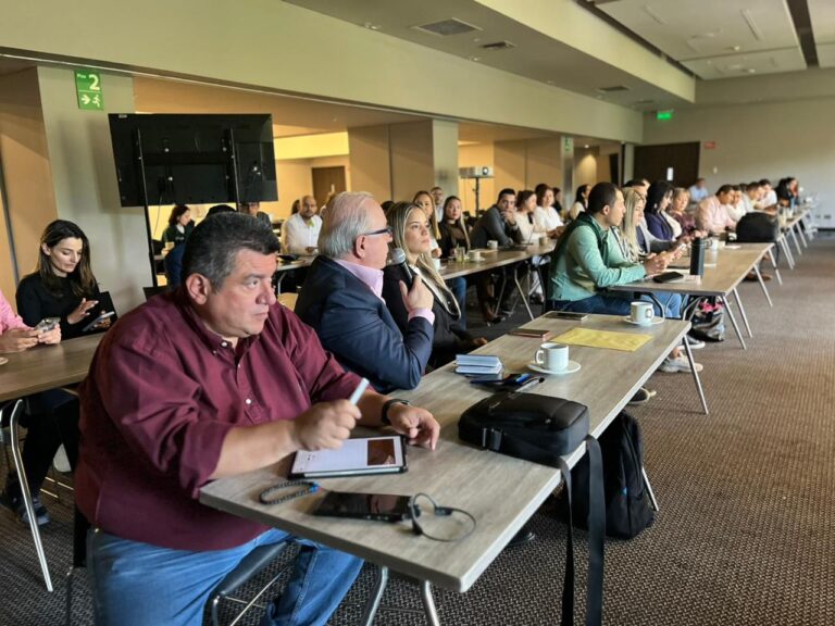 En la mañana de hoy, autoridades del ámbito Nacional, Departamental y Regional socializan en el Aeropuerto de Rionegro «Actualización Plan Maestro».