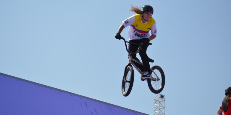 Saray Villegas , la deportista colombiana realizó una destacada competencia en BMX – Freestyle (Fristay).