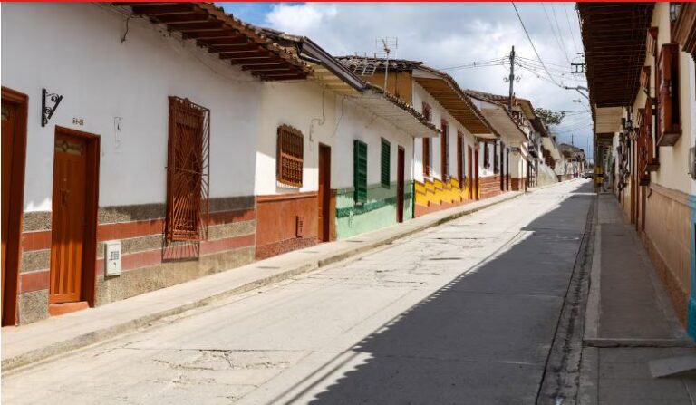 Abejorral: La Joyita Colonial de Antioquia que no Puedes Perderte