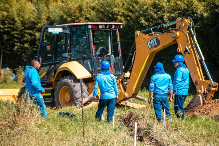 Empresas Públicas de La Ceja avanza en obras clave para la doble calzada hacia Rionegro.