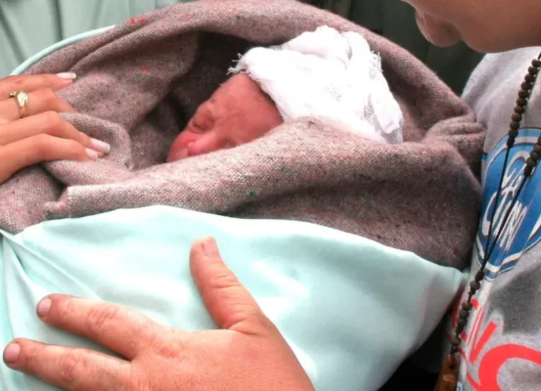 Propuesta de Suecia para Prohibir Adopciones Internacionales desde Colombia por Irregularidades Detectadas