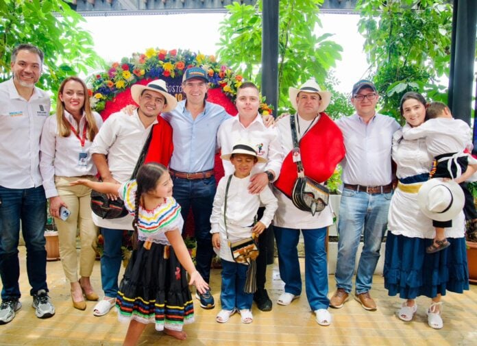 Feria de las Flores Medellín 2025: Desfile de Silleteros, Eventos y Turismo Internacional