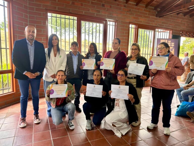 El Carmen de Viboral inaugura Centro Agroindustrial y Artesanal “Viveros en Formación” con apoyo del SENA