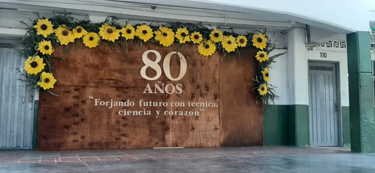 El Colegio Técnico Industrial, en El Carmen de Viboral, esta cumpliendo 80 años de Vida Institucional.