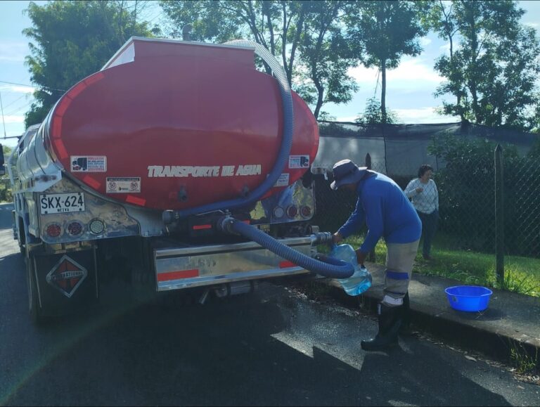 ATENCIÓN 
SUSPENSIÓN DEL SERVICIO DE ACUEDUCTO EN RÍO ABAJO – LOS PINOS en Rionegro.