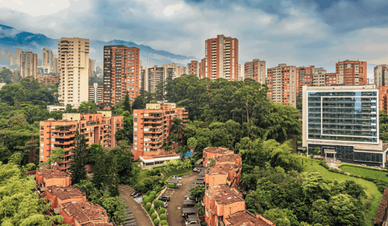 Medellín, la Ciudad con el Arriendo de Vivienda Más Costoso en Colombia: Factores y Tendencias 2008-2024