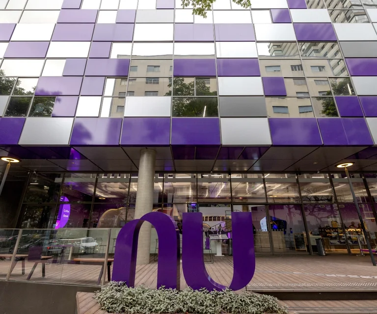 Nubank y su crisis de identidad: Retos regulatorios en Brasil y posibles soluciones 2025