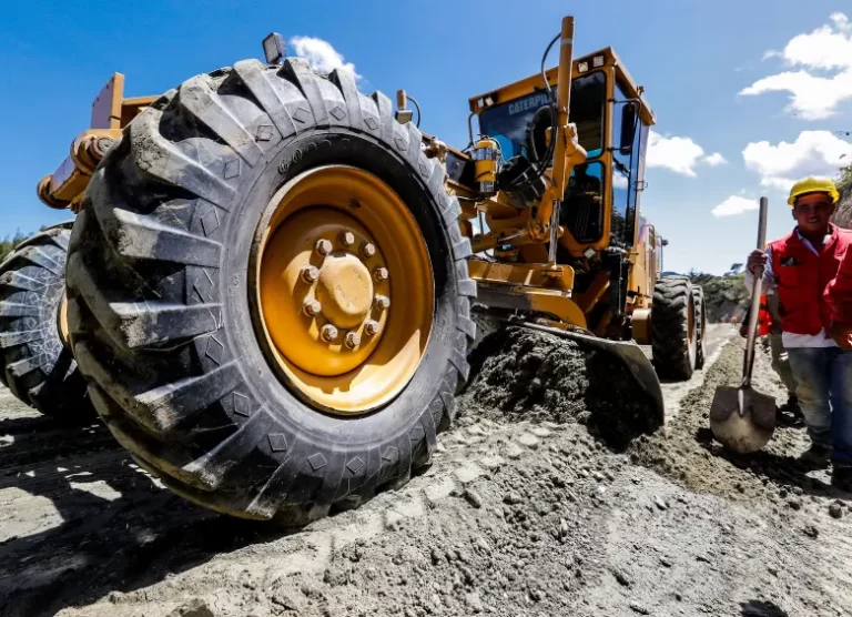 Plan Vial Departamental: Pavimentación de 537 km de Vías en Antioquia para 2026