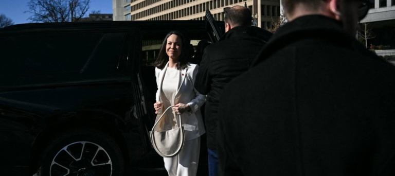 María Corina Machado Entrega Medalla Nobel de la Paz 2025 a Donald Trump: Impacto en Venezuela y Reacciones Globales