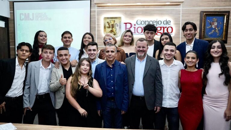 17 jóvenes líderes asumen el Consejo Municipal de Juventud de Rionegro 2026-2029
