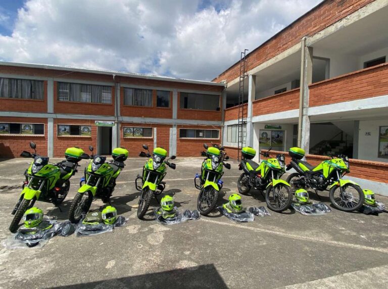 Rionegro fortalece la capacidad operativa de la Policía Nacional con nueva dotación de elementos de protección