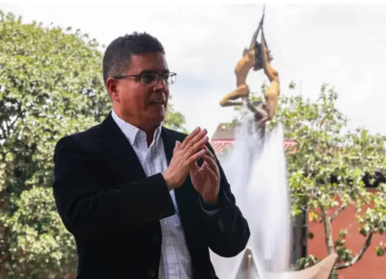 Renuncia de John Jairo Arboleda Céspedes a la Rectoría de la Universidad de Antioquia: Impacto en la Autonomía Universitaria y Desafíos Institucionales