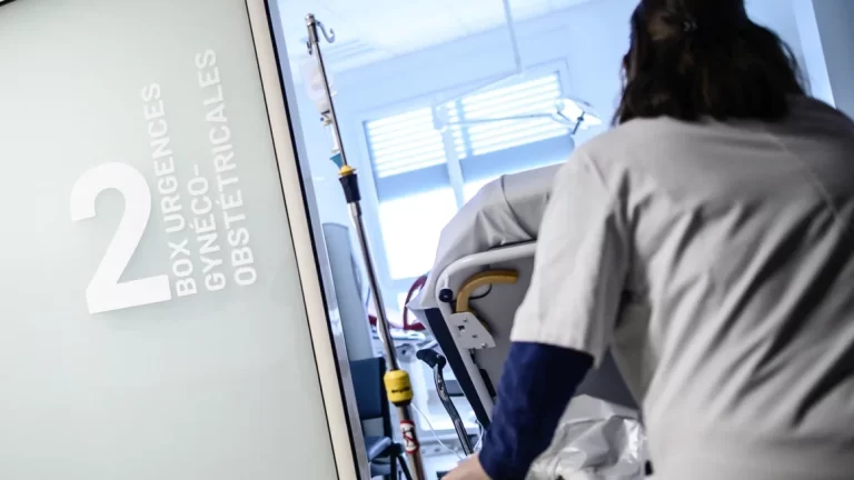 Francia 2025: Más Muertes que Nacimientos por Primera Vez desde 1945, Crisis Demográfica en Aumento