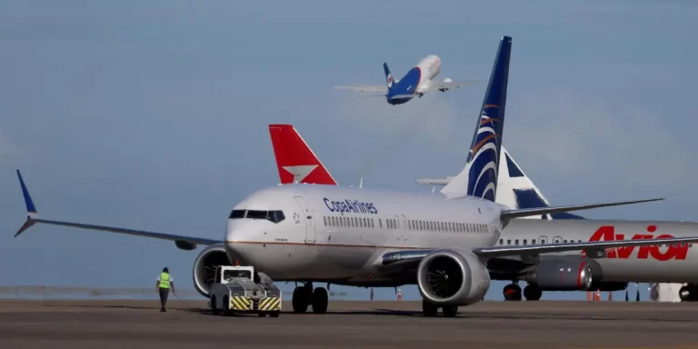 Colombia: Segundo en Reservas Aéreas Internacionales 2025-2026, Superando a Costa Rica y Perú