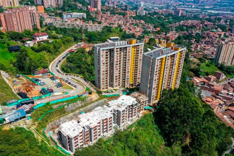 Intención de Compra de Vivienda en Medellín se Desploma un 42.5% en Enero de 2026 Según Fedesarrollo