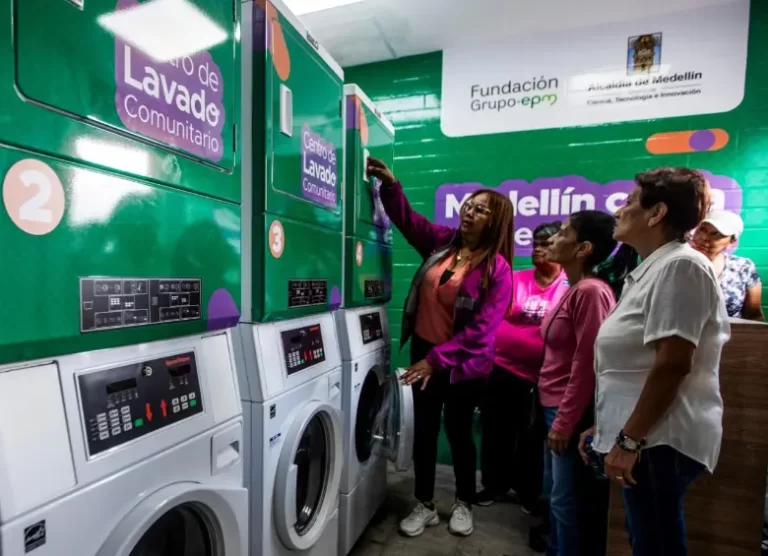 Inauguración del Primer Centro de Lavado Comunitario en Medellín para Mujeres Cuidadoras en Manrique