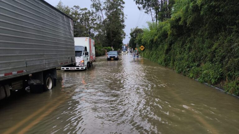 Si las lluvias continúan: «La Cucharita», se seguirá inundando, y la Comunidad esperando una solución.