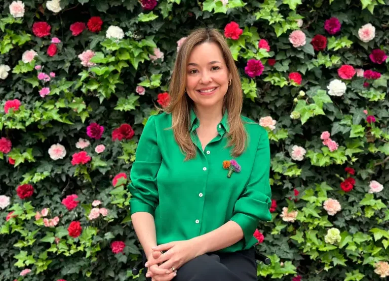 Laura Valdivieso asume la presidencia de Asocolflores: Una nueva era para la floricultura colombiana