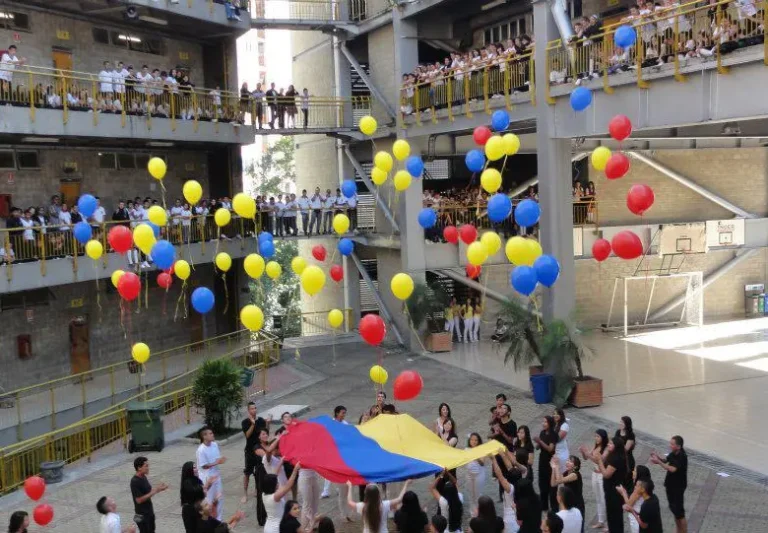 Colegios de Envigado y Ubaté entre los 50 Finalistas del Global Schools Prize 2026: Orgullo Colombiano en la Educación Mundial