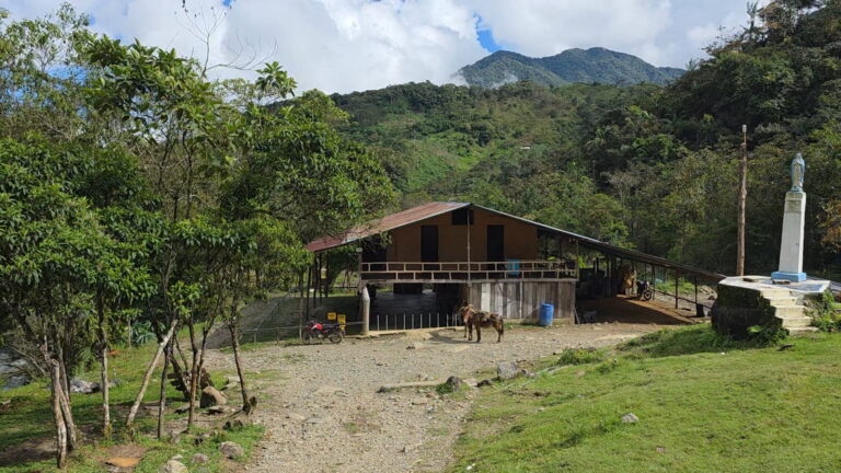 Comunidad de Río Verde de los Henao se une para reconstruir el corazón de la vereda Surrumbal