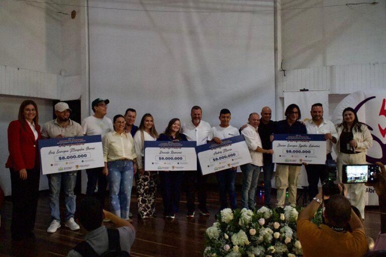 Rionegro impulsa el emprendimiento local con créditos a tasas históricas del 0.8%