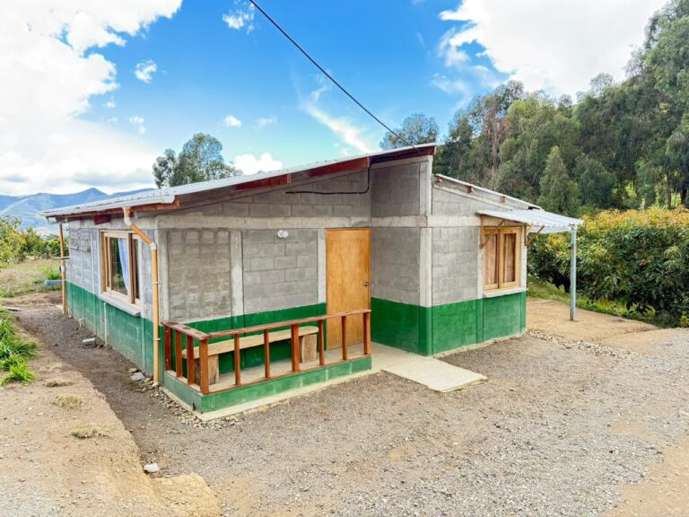 VIVA, Comité de Cafeteros y Argos reconstruirán viviendas rurales afectadas por sismo en Antioquia