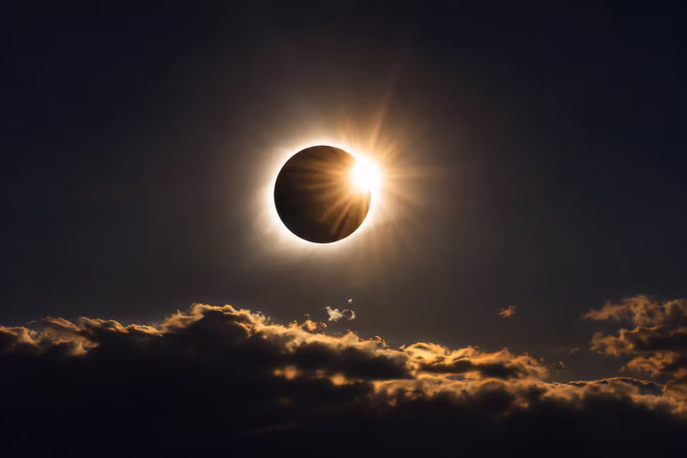 Eclipse solar: cómo verlo de forma segura