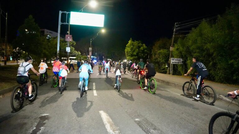 Hazte Visible: regresa el Bicipaseo de Neones a Rionegro este 25 de septiembre
