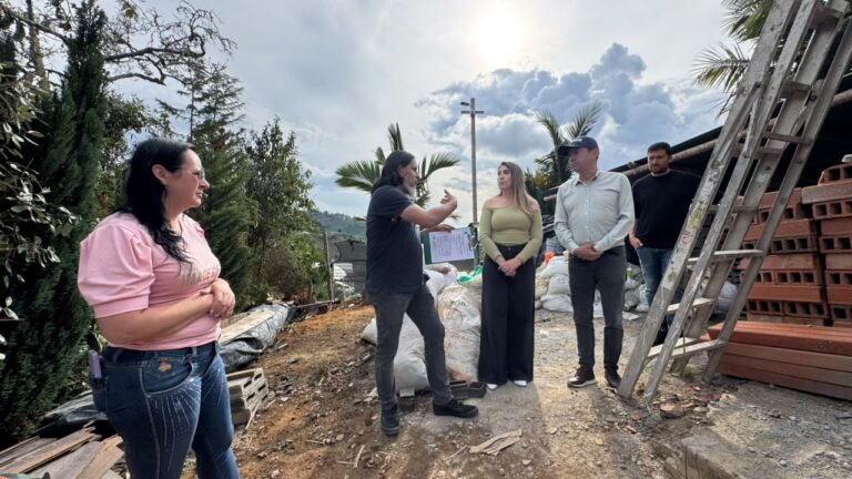 La Ceja entregó materiales por cerca de $100 millones para reparar viviendas afectadas por el sismo del 10 de agosto